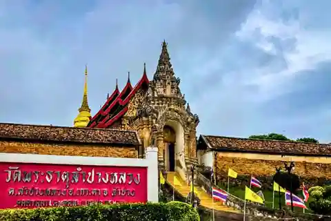 1-Day Trip: Private Van Rental with Driver for Lampang Tour