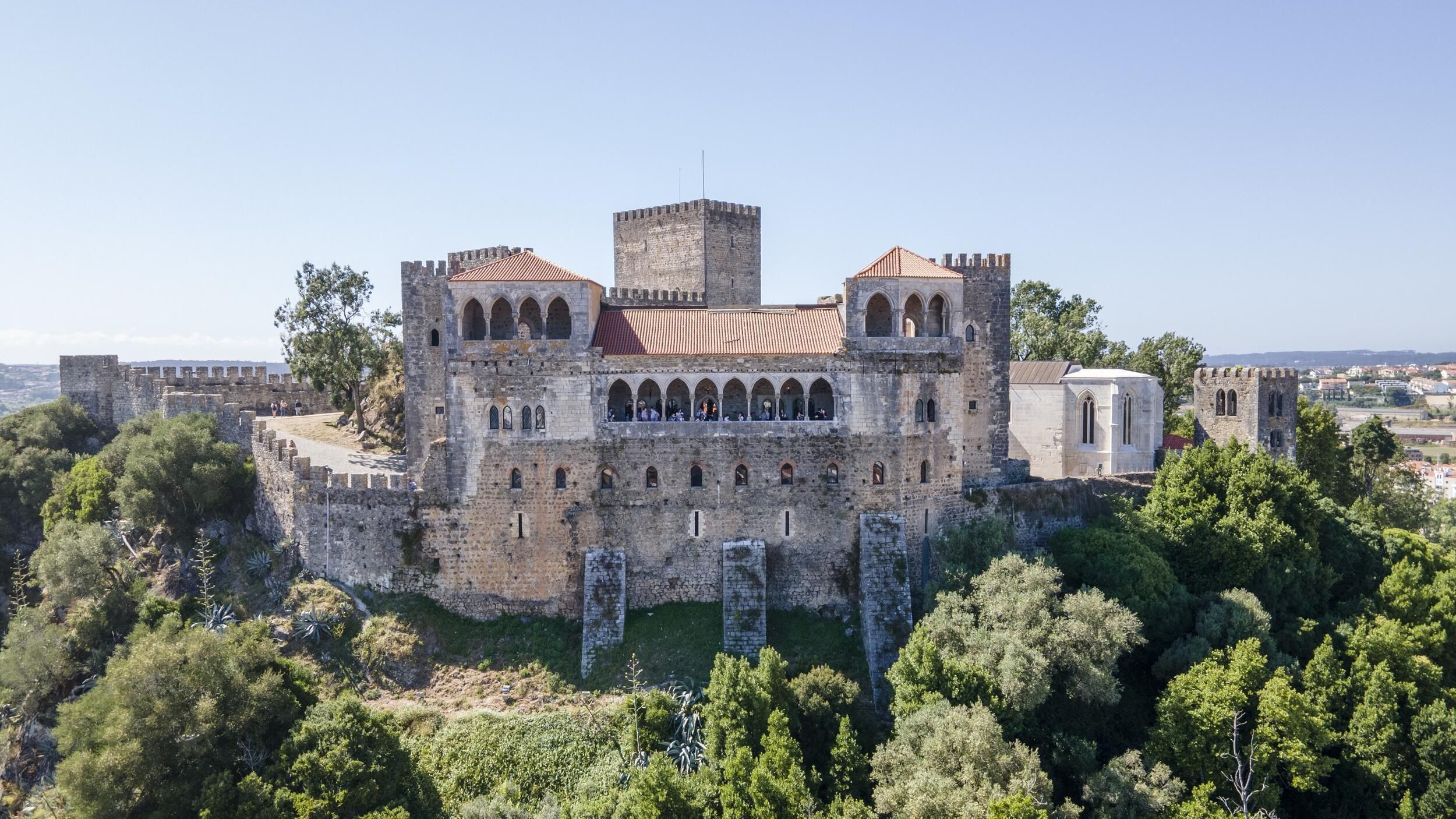 Von Lissabon aus: Private Medieval Castles Day Tour