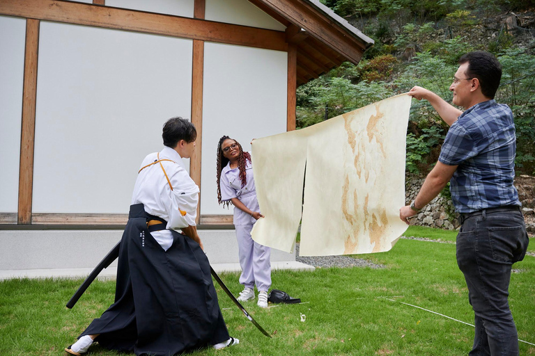 Osaka: Tour privado de esgrima - Entrenado por un gran maestro