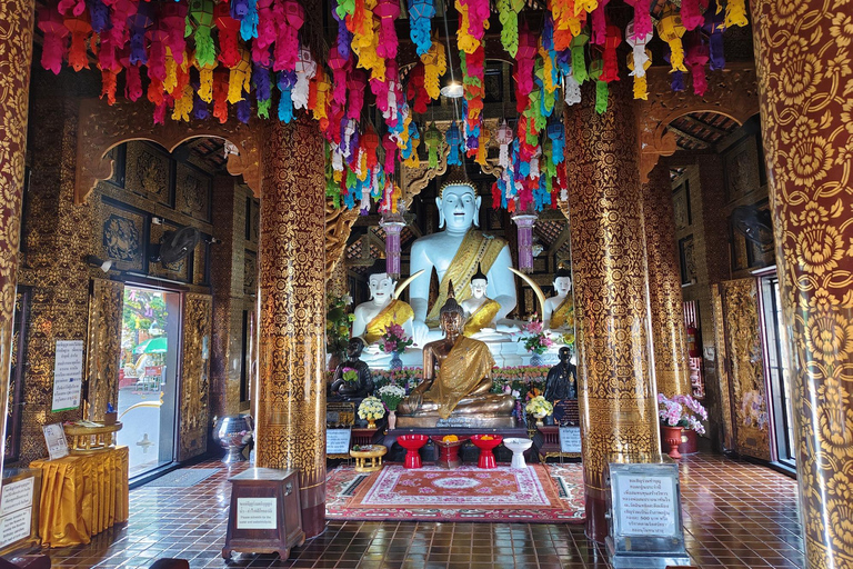 Old Chiangmai city & temples walking tour: (3 hours/1.7 km.)