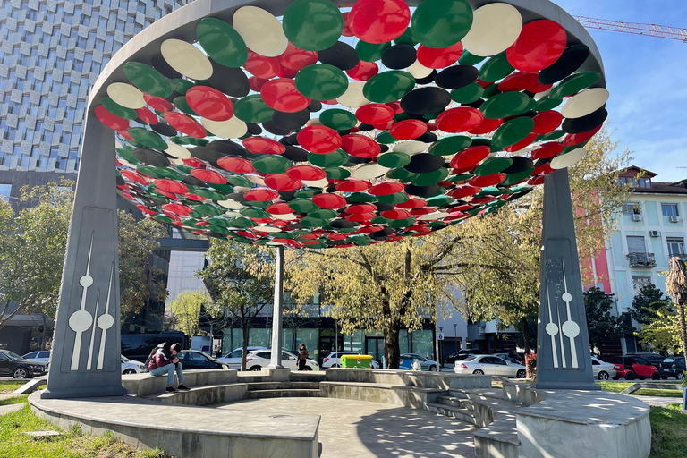 地拉那：本地导游带你快速徒步导览主要景点