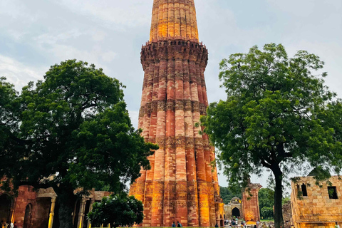 Qutub Minar Complex Halvdagsutflykt med guidePrivat tur för indiska turister