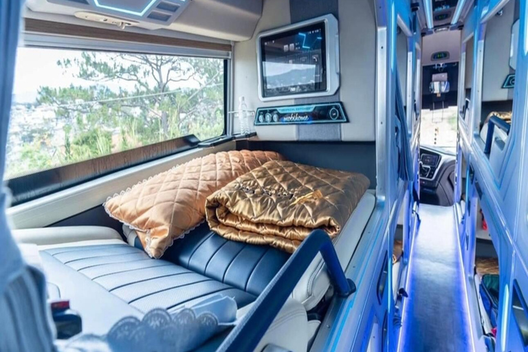 SHARE LIMOUSINE DA LAT - HO CHI MINH: SINGLE/DOUBLE BED SHARE LIMOUSINE DA LAT - HO CHI MINH (DOUBLE BED)