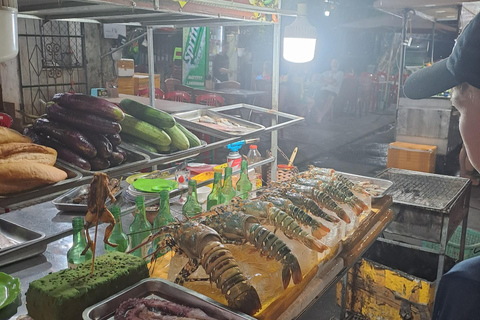 Hoi An Street Food, night market and lantern Boat Ride