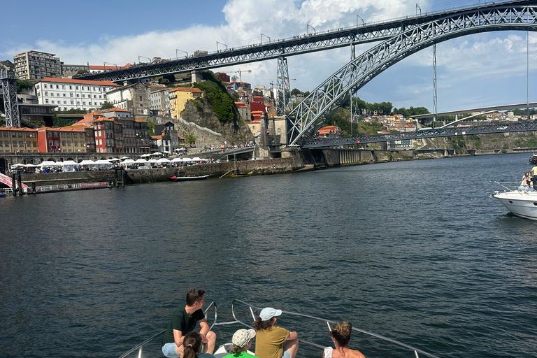 Porto: Luxury 7 Bridges Cruise, Port Wine Tasting & Sunset Shared Sunset Cruise with Welcome Drink