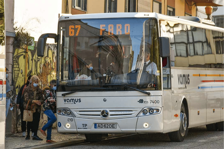 Aéroport de Faro : Transfert en bus confortable vers/depuis LagosSimple de Lagos à l&#039;aéroport de Faro