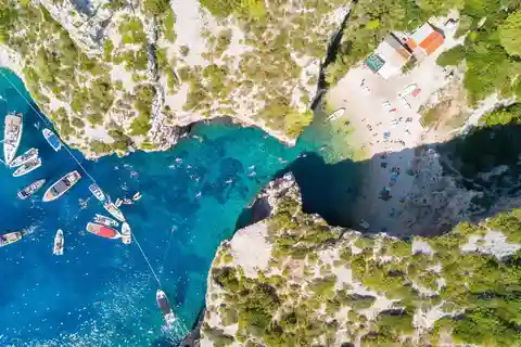 From Split: Blue Cave and 6 Islands Speedboat Tour