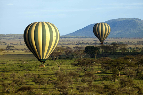 Tour nel Parco Nazionale del Serengeti e nel Cratere di Ngorongoro, partendo da ArushaEsplora il Parco Nazionale del Serengeti e il cratere di Ngorongoro per 3 giorni
