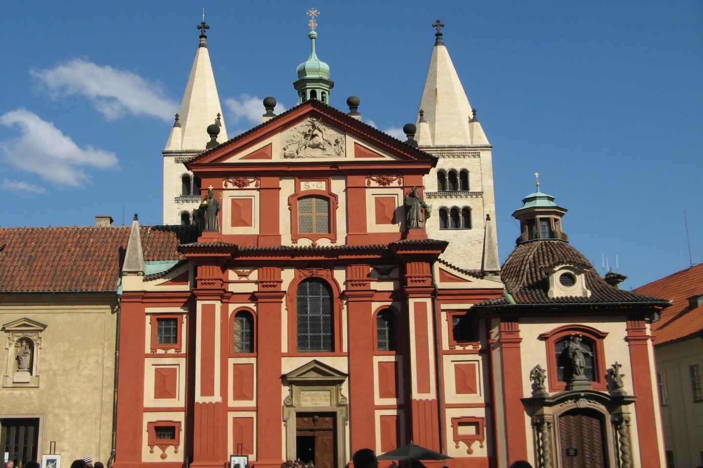 Prague Royal Castle, St Vitus, Golden Lane Tour with Tickets