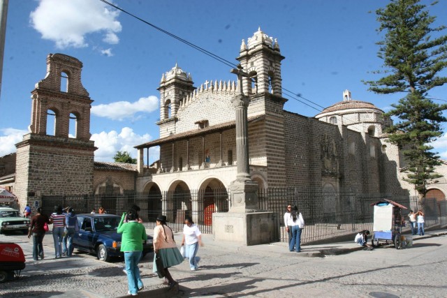 Visit Ayacucho Colonial Temples | Altarpieces and Architecture | in Ayacucho