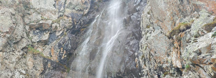 Explorez le parc national d'Ala Archa : randonnée aux cascades