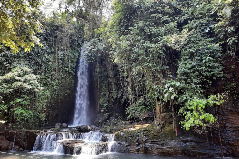 Bali: cachoeiras escondidas e visita guiada ao Templo SukawatiBali: cachoeiras escondidas e visita guiada ao templo Sukawati