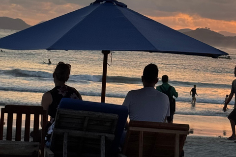 Lombok: Weaving, South Beach, Sunset with Buffalo Tour Lombok: Weaving, South Beach, Sunset with Buffalo Tour