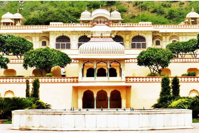 Mughal & Maharaja Route with Sariska Wildlife Experience