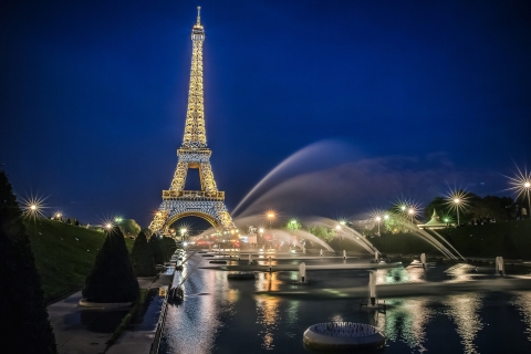 Parijs: avondtour & Moulin Rouge-showShow, 1 glas champagne en avondtour door Parijs