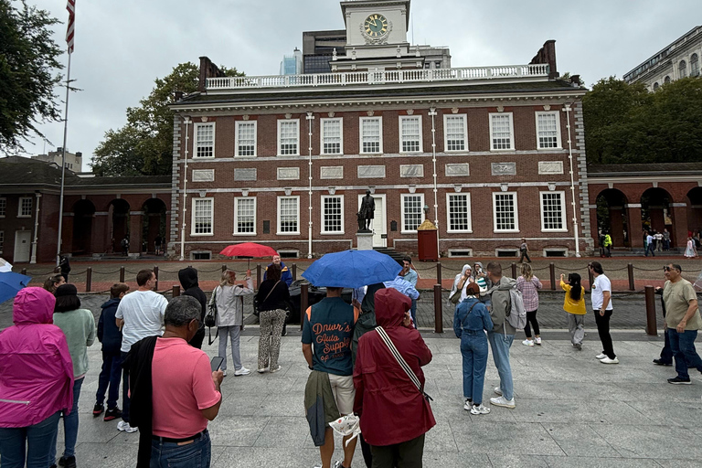 From NY: Lancaster Pennsylvania and Philadelphia day Tour English Tour