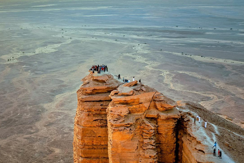 Riyadh: Edge of the World Hiking, Camel Ride, and Cave Tour