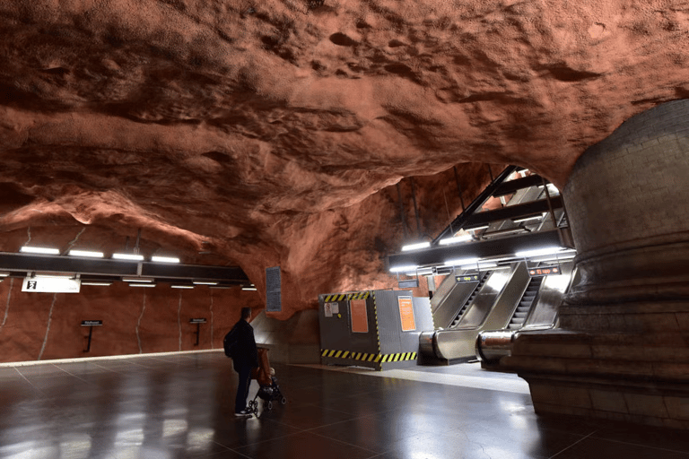 Passeio de metrô em Estocolmo