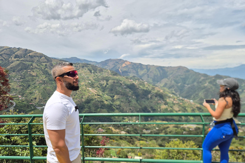 From Medellín: Santa Fé de Antioquia Private Day Trip