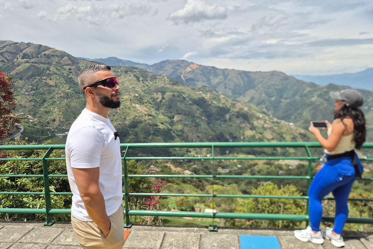 From Medellín: Santa Fé de Antioquia Private Day Trip