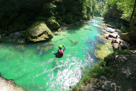 Pełna przygód wycieczka raftingowa po Salzie - czysta akcja whitewater!