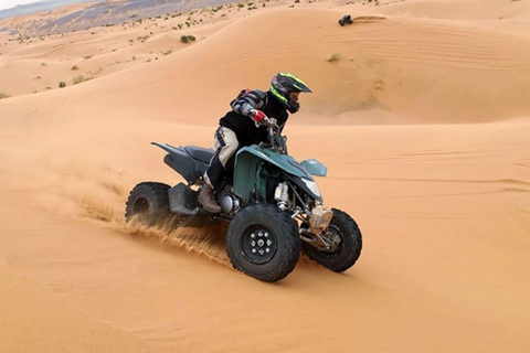 Bicicleta de desierto y quaud