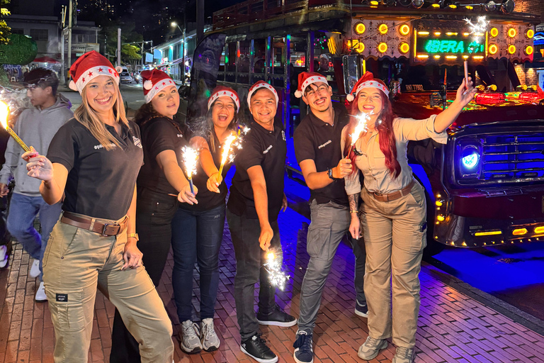 麦德林：乘坐主题车辆的圣诞灯光城市观光