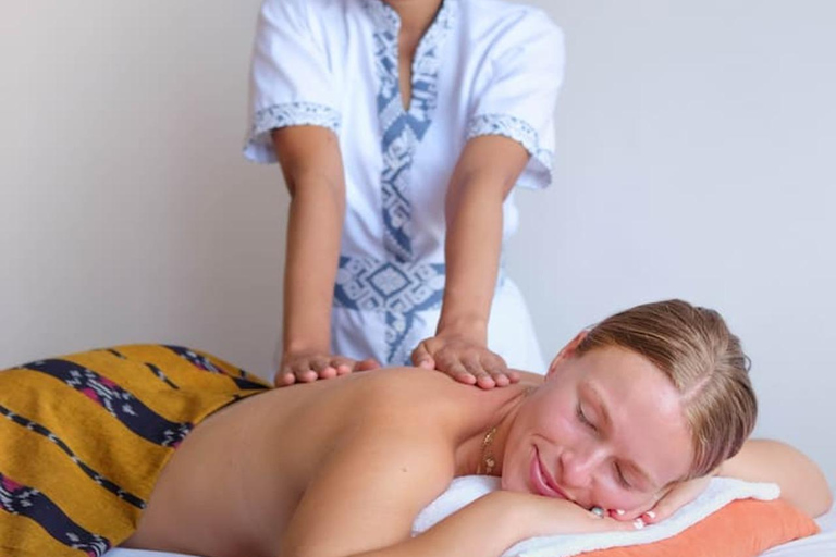 كانجو: علاجات التدليك والسبا في منتجع Svaha Spa Batu Bolongتدليك بالحجر الدافئ لمدة 60 دقيقة (فردي)