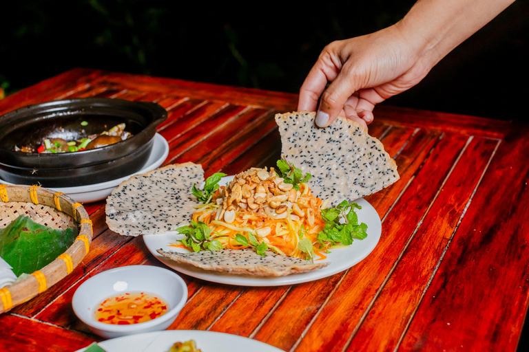 Hoi An Bites Food Tour with 15+ Tastings