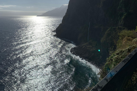 Madeira: Passeio de jipe 4x4 com visita à praia e refeição local