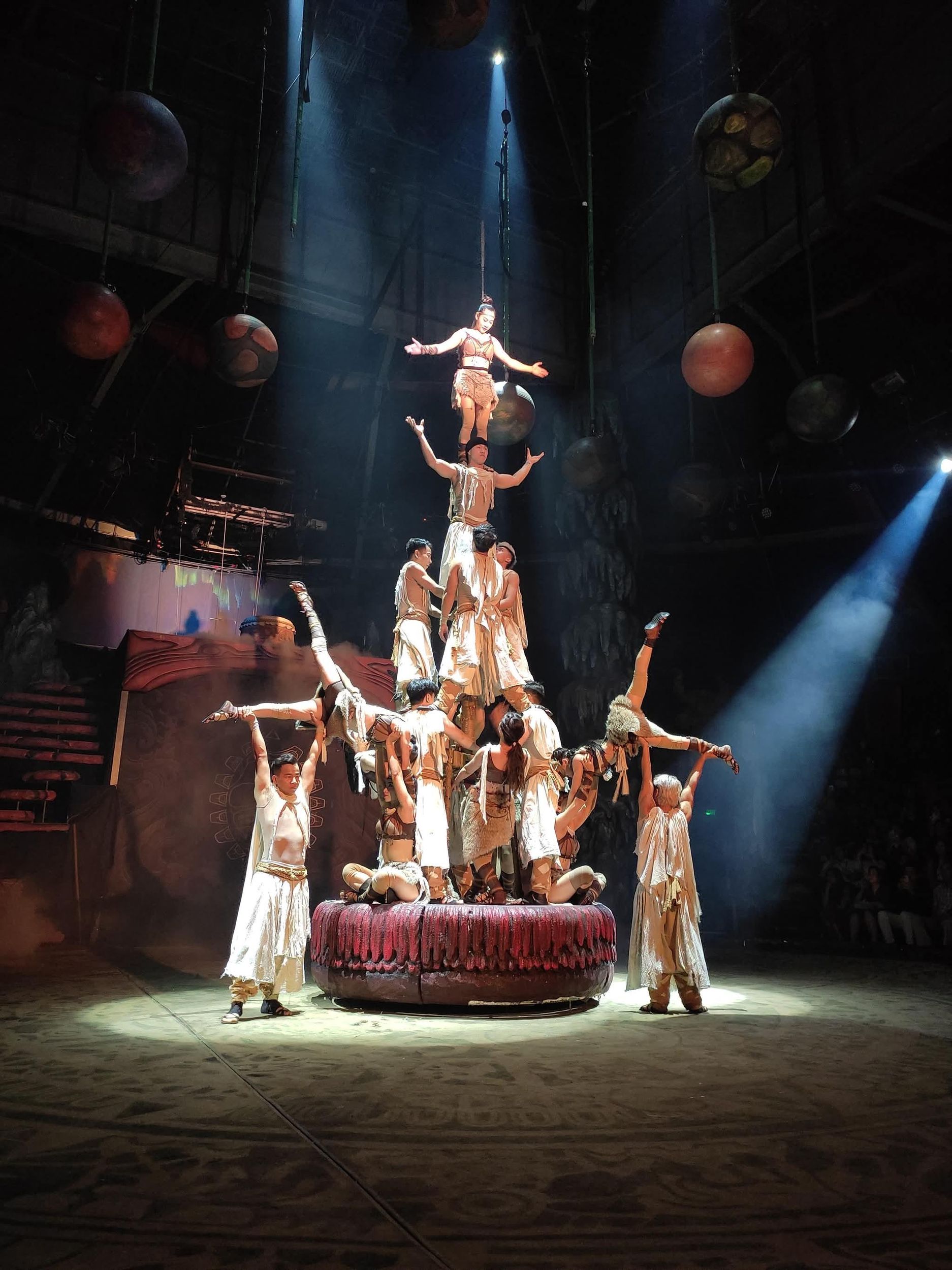 Stadtführung durch Ho-Chi-Minh-Stadt mit Vung Dat Ky Bi Circus für Kinder