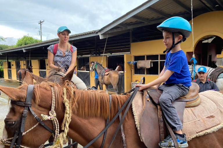 Reiten im Dschungel bei Panama City