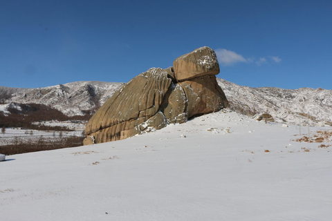 Oulan-Bator : Statue équestre de Chinggis Khaan - Parc national de Terelj