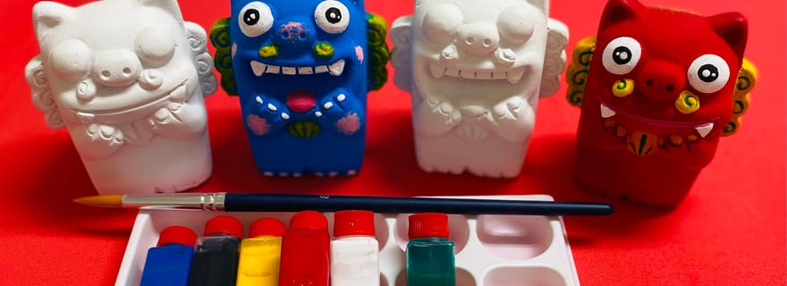 Fukuoka : atelier de fabrication d'amulettes Shisa de style Okinawa