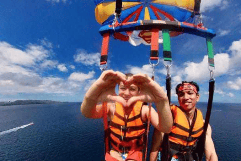 Boracay: 15 minuters äventyr med parasailing