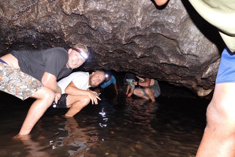 Sigatoka: Cave and Village Tour with Lunch and Transfers