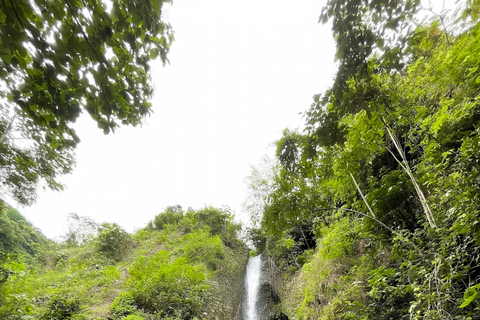Yogyakarta: Hiking Nature Waterfall & Temples Tour Yogyakarta: Siluwok Waterfall & Temples Tour