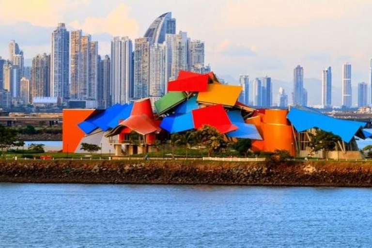 Panama : Best Street Food Tour With A Local GuidePanama : 3 Hours Private Food Tasting Walking Tour