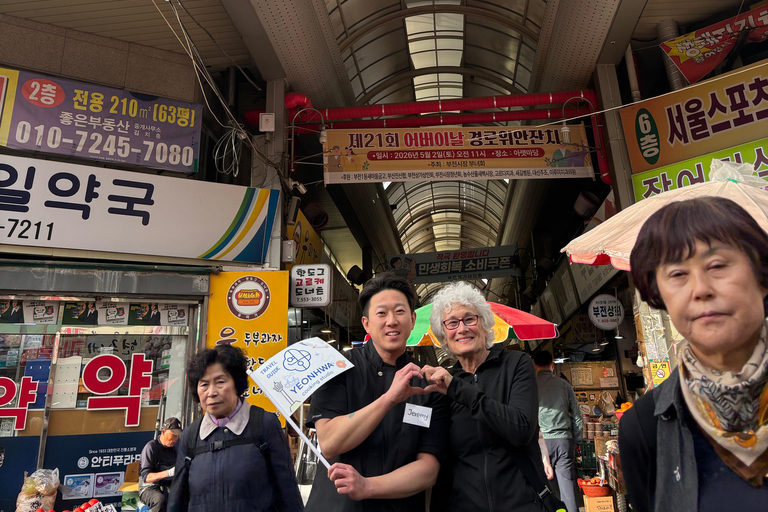 Busan: Market Tour, Cooking Class, and Games