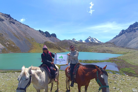 Cusco: Hike to the 7 Ausangate Lagoons Full Day VIP - Guided in Portuguese Cusco: Ausangate 7 Lagoons Full Day VIP Hike - Guided in Portuguese