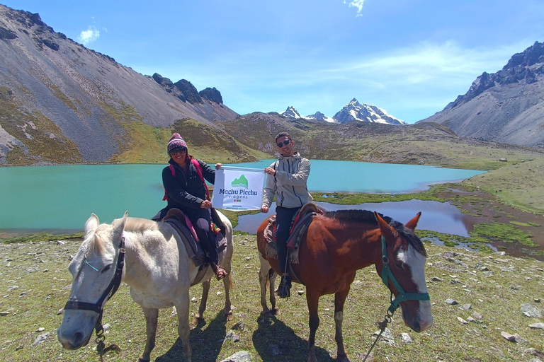 Cusco: Hike to the 7 Ausangate Lagoons Full Day VIP - Guided in Portuguese Cusco: Ausangate 7 Lagoons Full Day VIP Hike - Guided in Portuguese