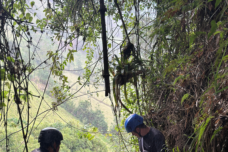 Quito: Rappel in 3 waterfalls of the Volcano, Hiking, Extreme Sports