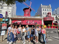 Moulin Rouge to Sacré Coeur walking tour - Housity
