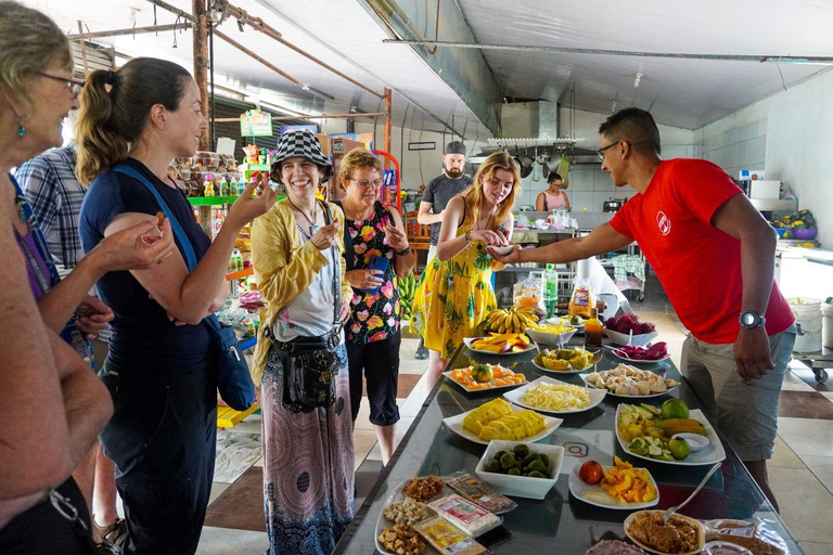 Costa Rica in 4 Days: Wildlife, Hot Springs & Tortillas