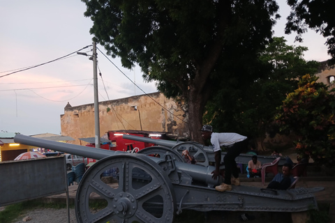 Mombasa: Fort Jesus, Old Town Art, Food and Spice Tour