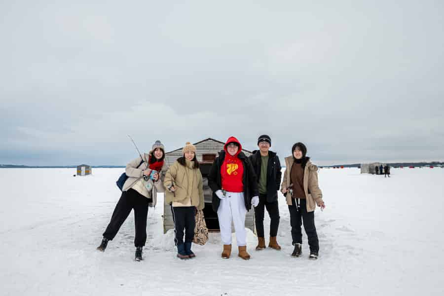 Lake Simcoe: Eisfischen. Foto: GetYourGuide