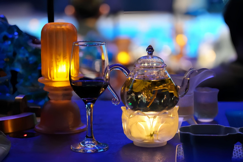 Chengdu: Immersive Hot Pot Meal Show with Hanfu Rental Regular Seat Dinner+Costume+Makeup（to book 3days in advance）