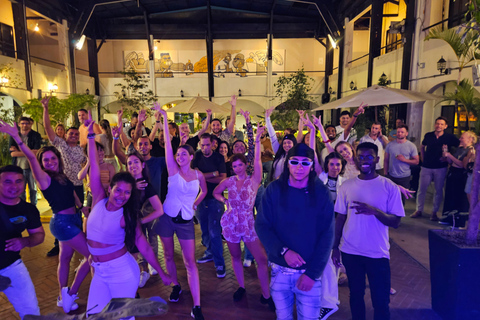 Medellín: Salsa, Bachata, Rooftops, Clubs and Local Drinks Latin Dance & Nightlife Experience