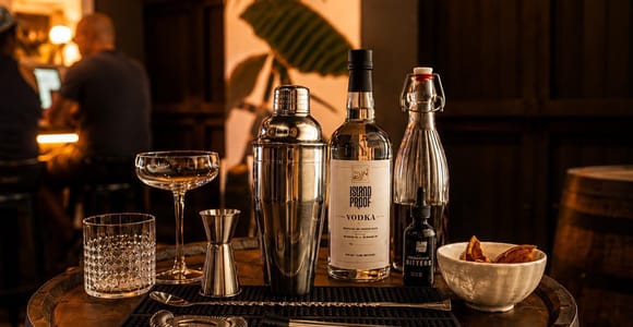 San Juan: Hands-On Cocktail Class in Local Distillery