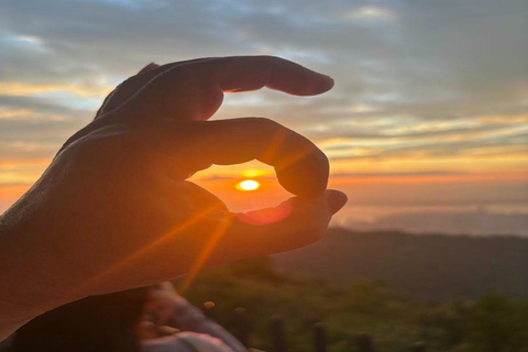 Penang: Penang Hill Sunrise Tour with Morning Market Visit